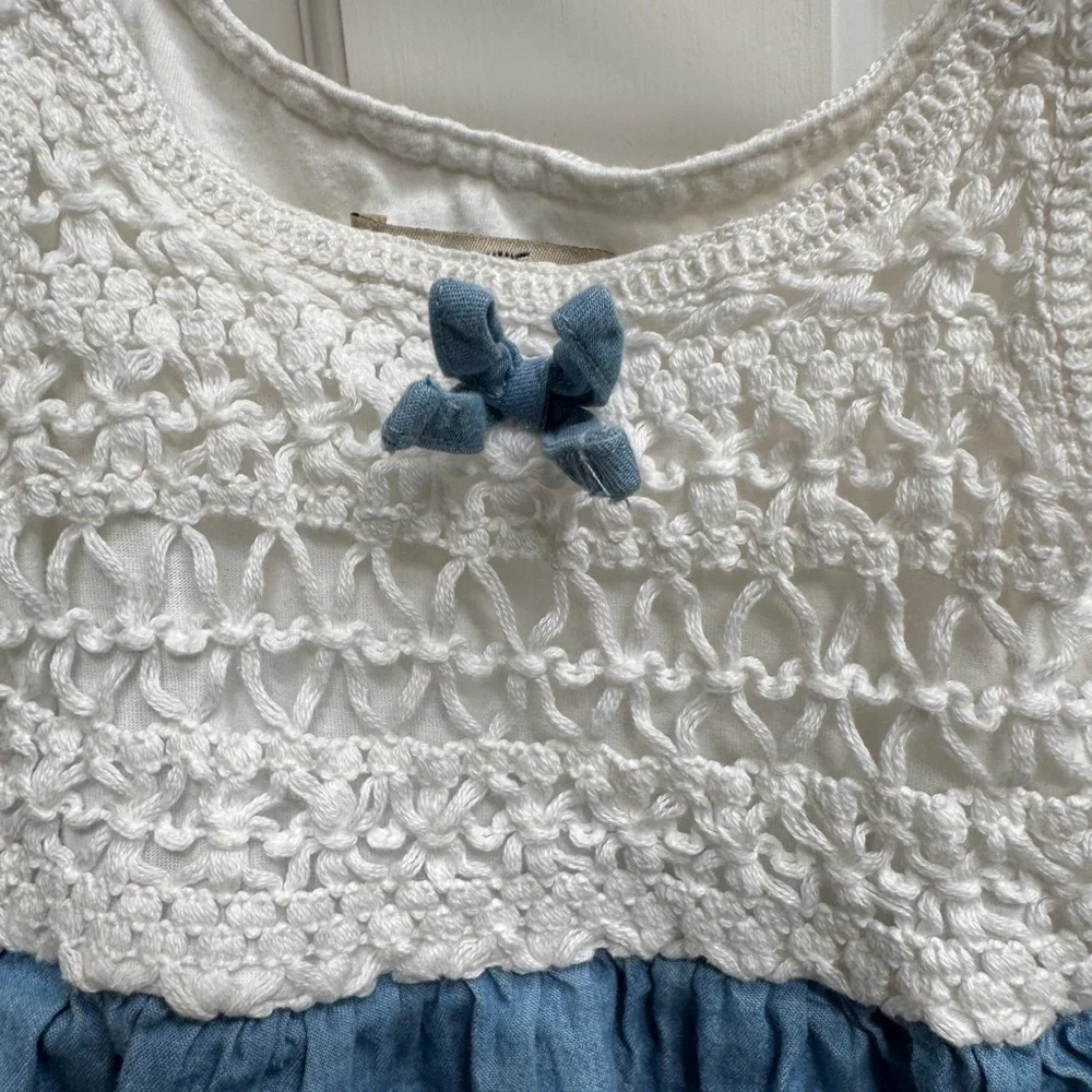 Lucky Brand Size 4 White & Blue Crochet Pleated Ruffled Sleeveless Dress